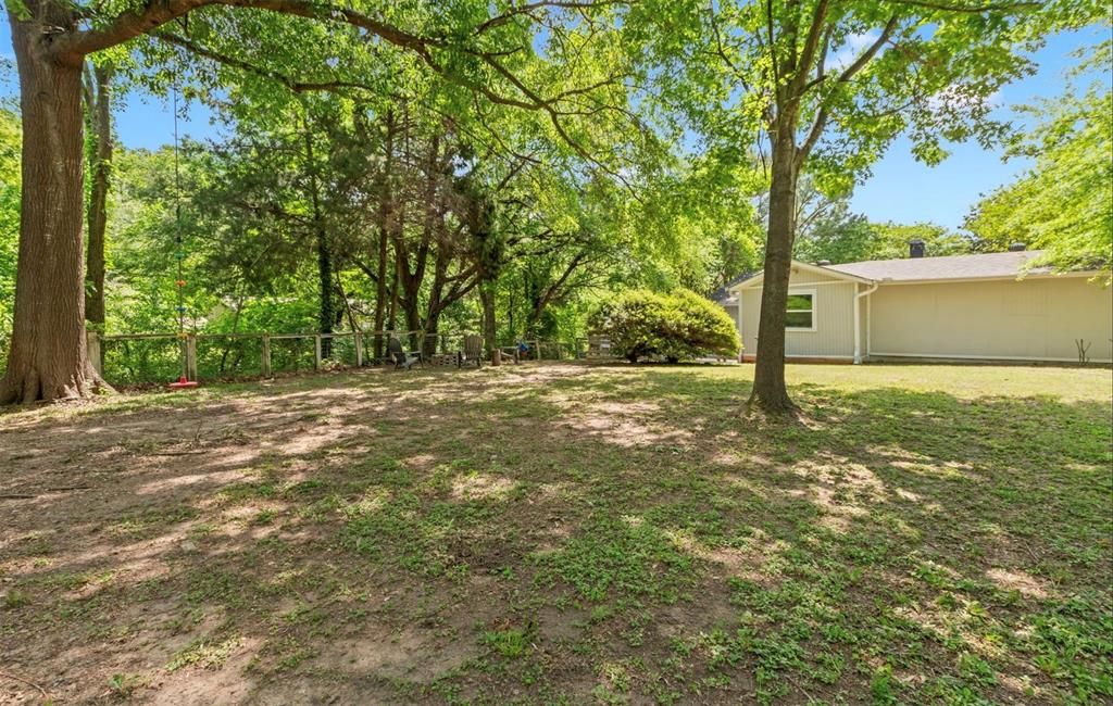 Photo of 198 Lake Drive, Enchanted Oaks, TX 75156 (MLS # 21227311)