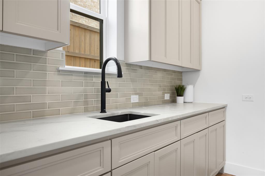 MARSH LANE 2 - Residential