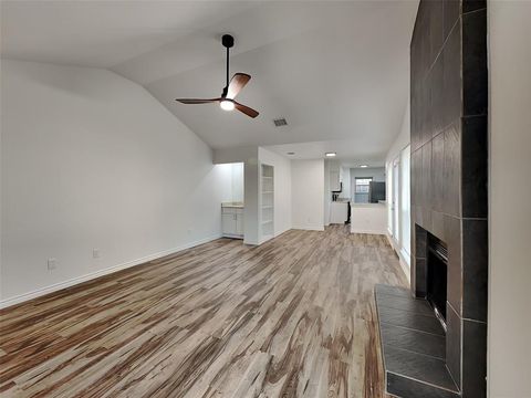 1404 Las Jardines Court Arlington TX 76013