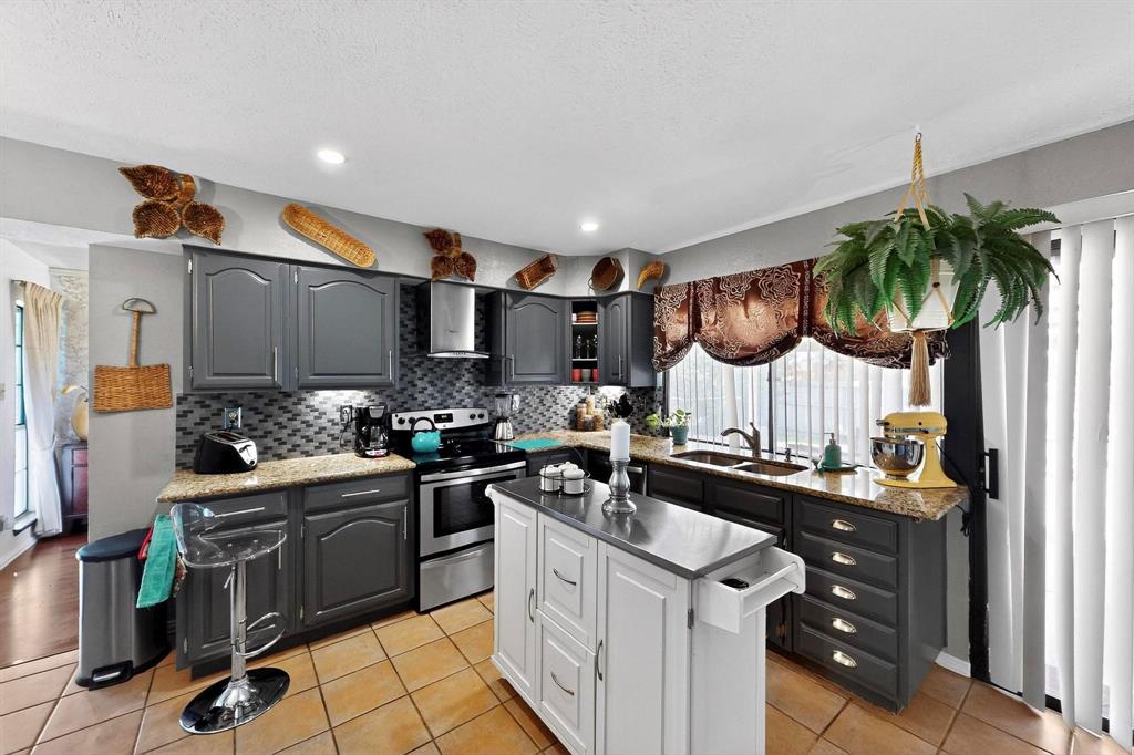 3416 Livingston Lane