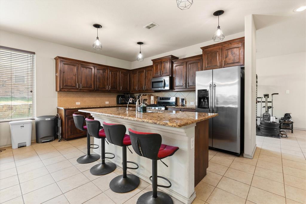 BRISTOL FARM - Residential