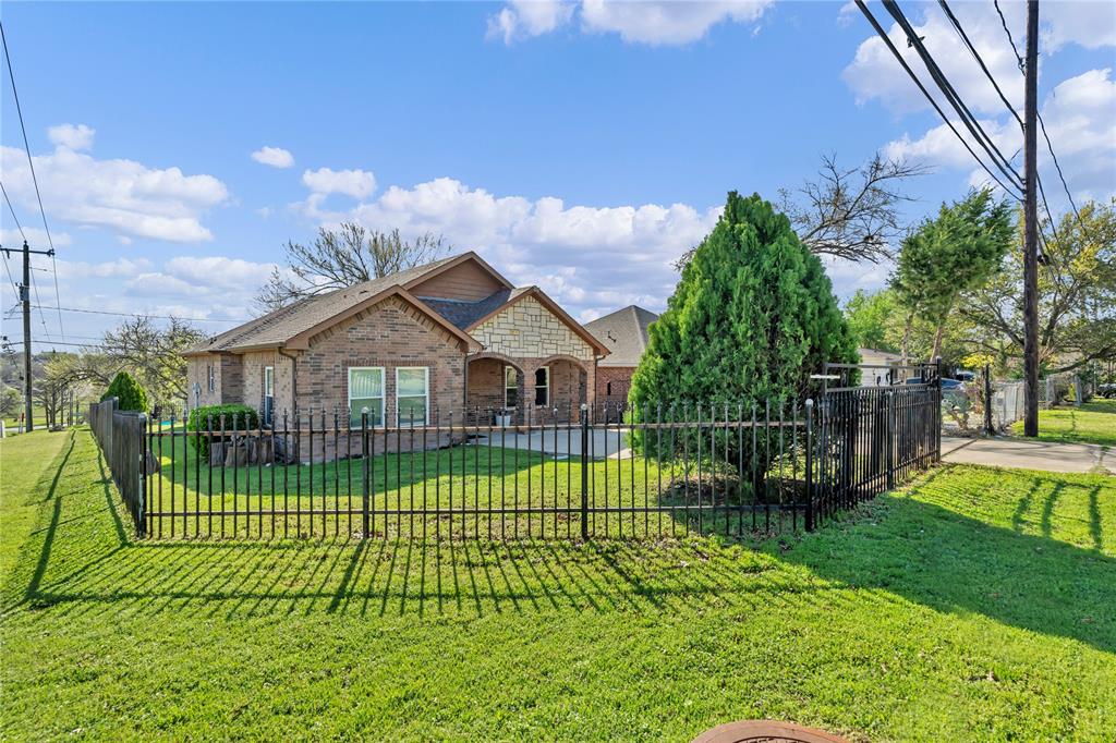 3022 Loving Avenue