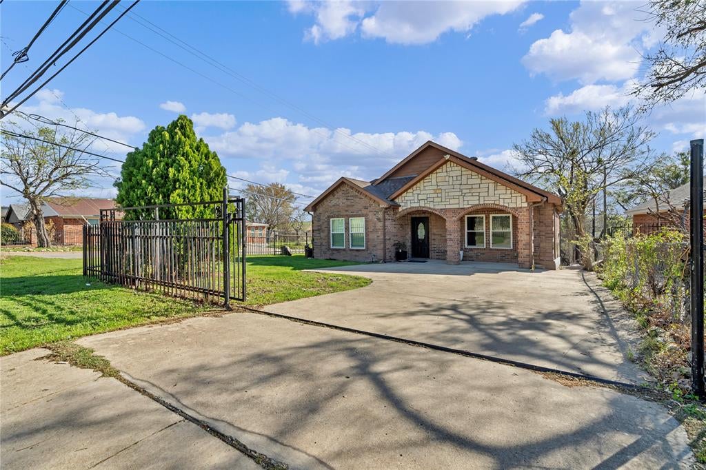 3022 Loving Avenue