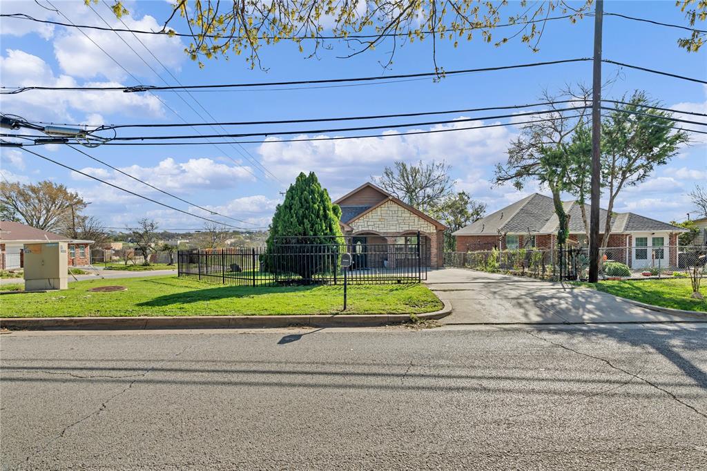 3022 Loving Avenue