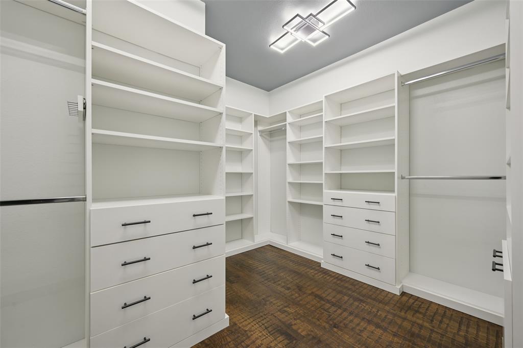 HICKORY HILLS - Residential