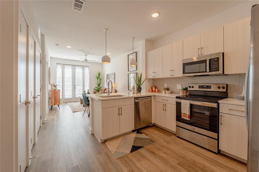 Dallas Land & Loan 02 - Residential Lease