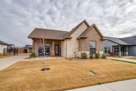 612 Adeline Drive Burleson TX 76028