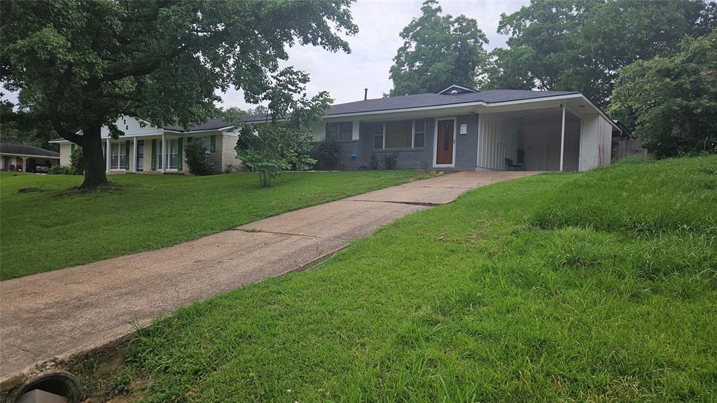 1724 Cross Lake Boulevard