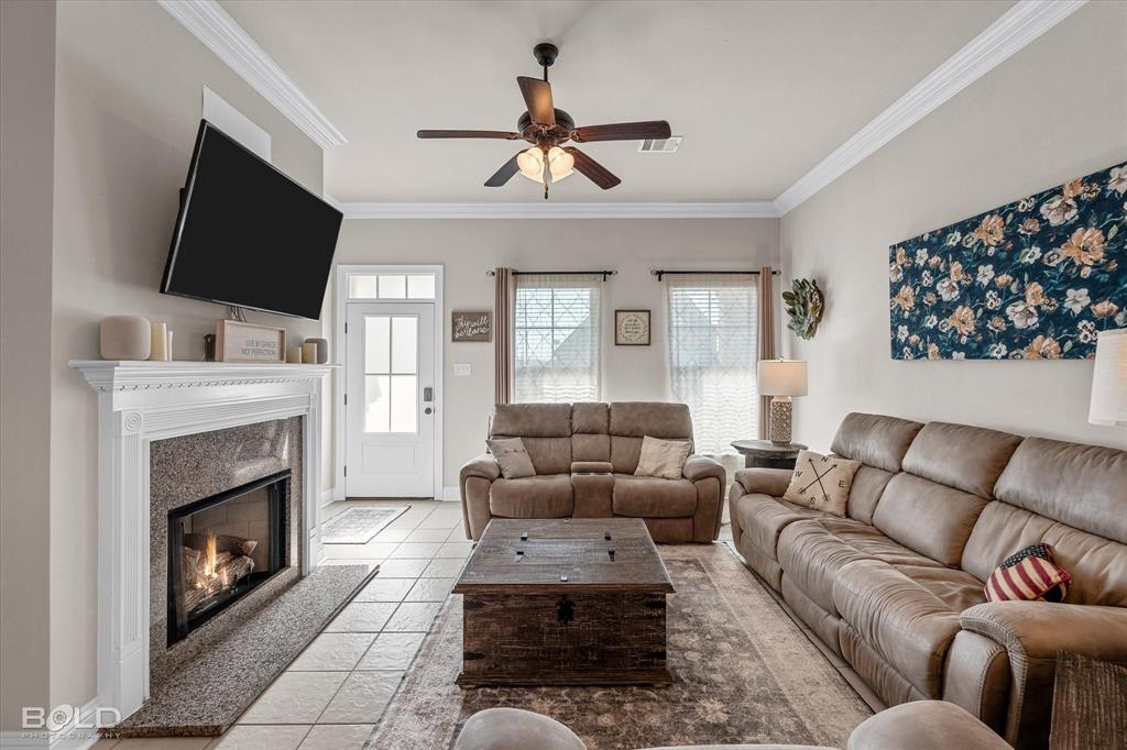 Cypress Bend Garden District Un # - Residential