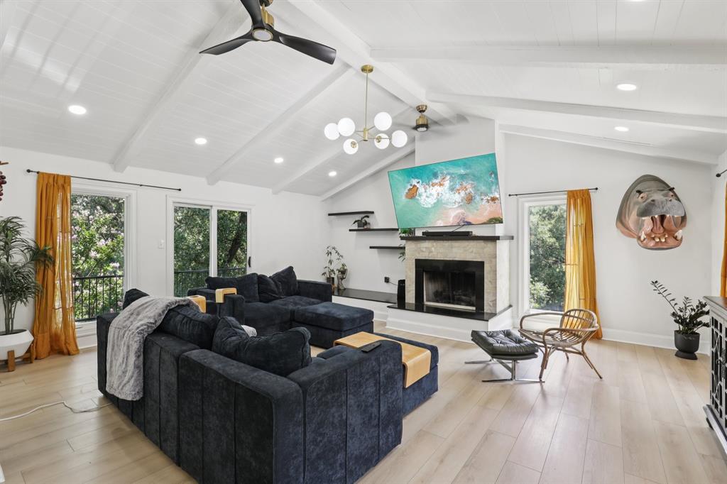 2404 Westwood Drive