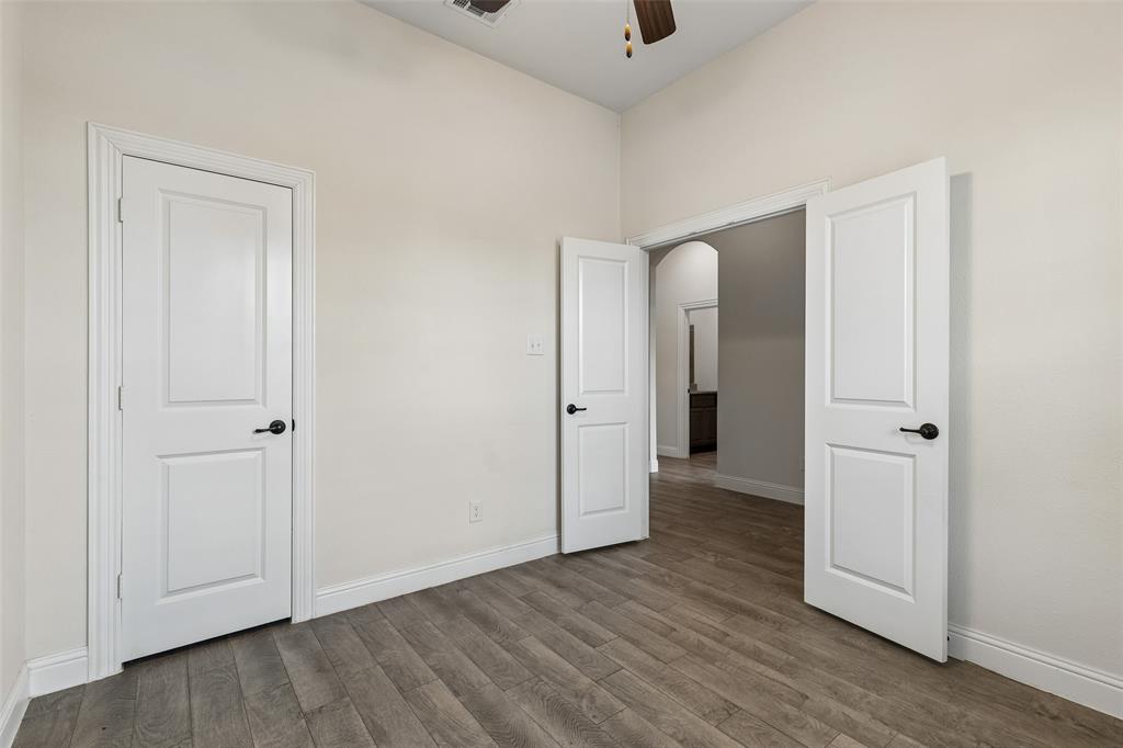 2513 Loudon Street W