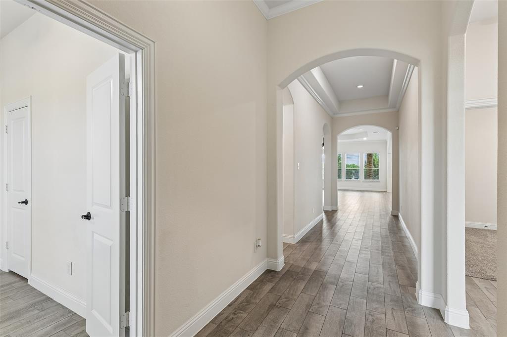 2513 Loudon Street W