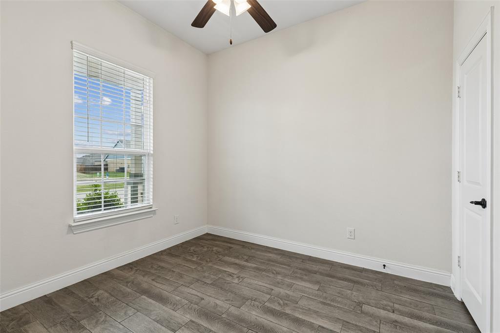 2513 Loudon Street W