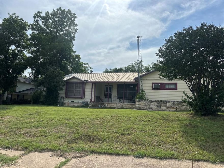 This cozy home sits on a large corner lot.  This 3 bedroom 2 bathroom home has beautiful hardwood floors in all rooms expect the bathrooms and Master suite. The spacious Master Suite which is located off the main dining room has 2 closest. This property also has a screened in porch.  This property has plenty of outdoor space as well as a storage building to house all your outdoor lawn equipment.