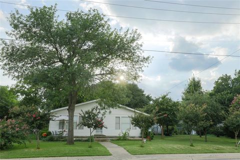 422 Smith Street Grapevine TX 76051