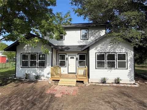 Photo of 8237 Telegraph Road, Quinlan, TX 75474 (MLS # 21249860)