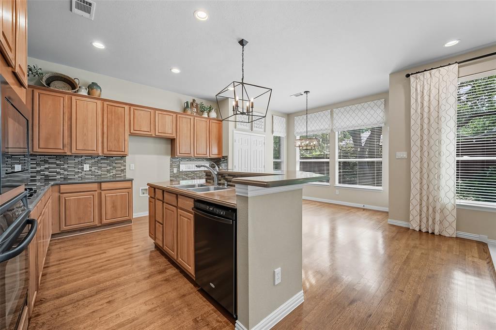 Flower Mound, Texas 75022, United States, 4 Bedrooms Bedrooms, ,3 BathroomsBathrooms,Residential,Active,208041