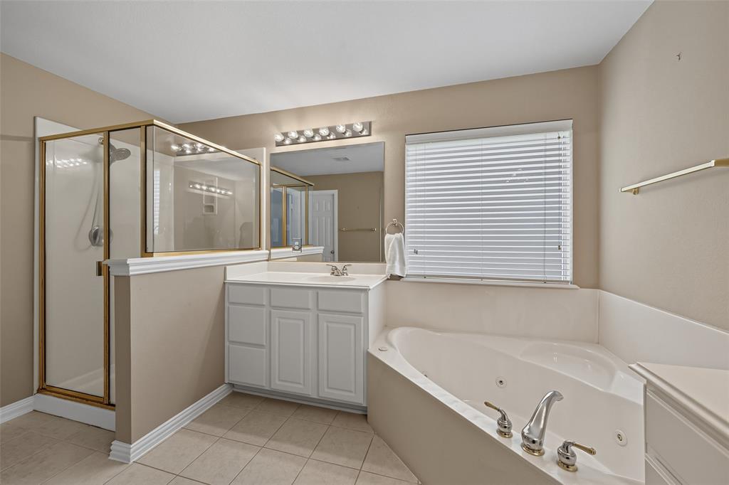 Flower Mound, Texas 75022, United States, 4 Bedrooms Bedrooms, ,3 BathroomsBathrooms,Residential,Active,208041