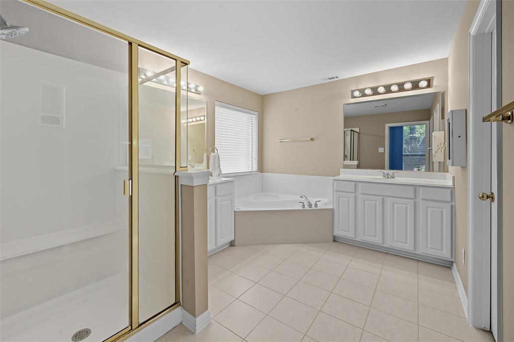 Flower Mound, Texas 75022, United States, 4 Bedrooms Bedrooms, ,3 BathroomsBathrooms,Residential,Active,208041