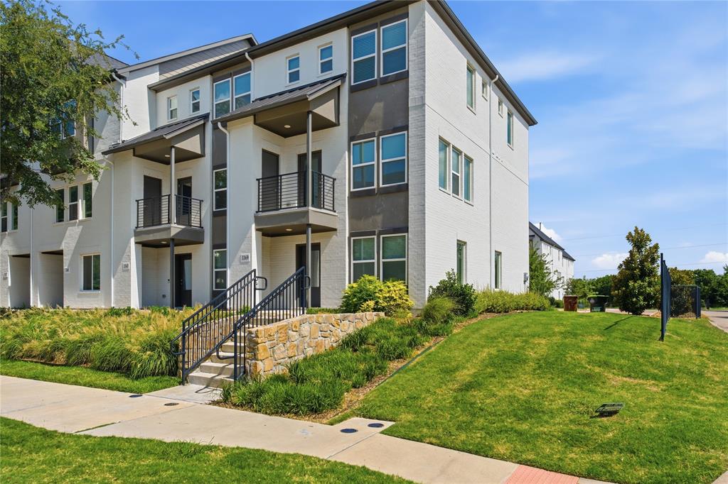 Photo of 3365 Wynwood Drive, Plano, TX 75074 (MLS # 21392014)