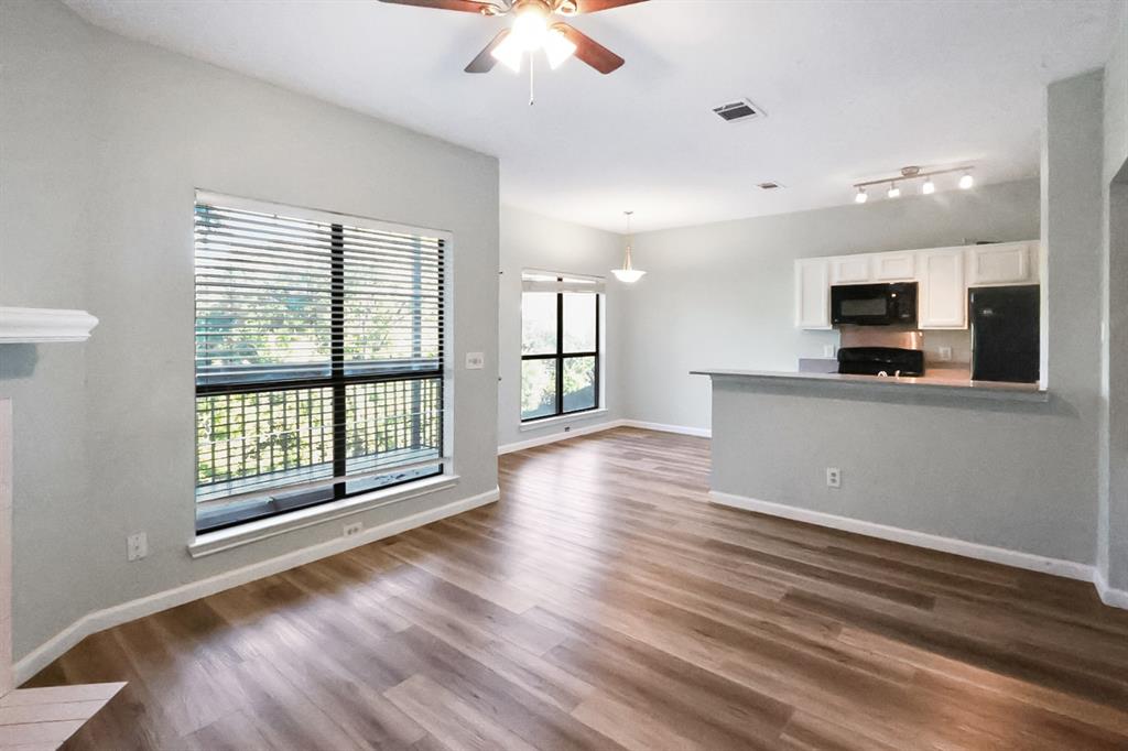 Oaks On The Bend Condos Ph 01-04 - Residential