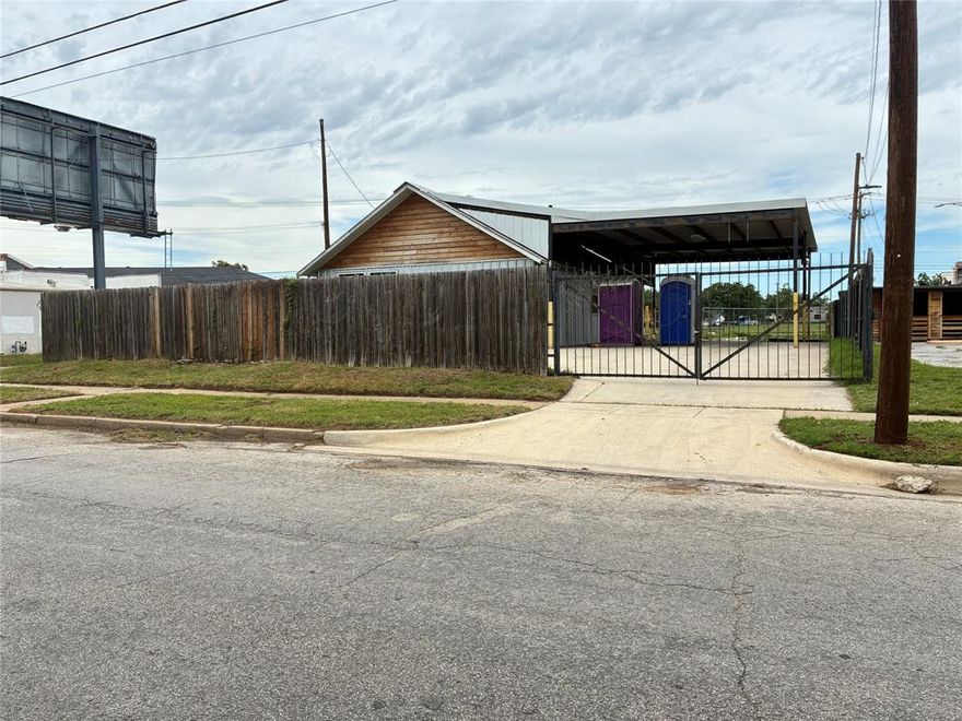 This property is listed in the heart of Riverside. The area is booming with new businesses and living spaces. Located in a highly visible street corner on E Belknap. It is convient to Downtown Fort Worth and I-35. It is surrounded by restaurants and many family businesses.