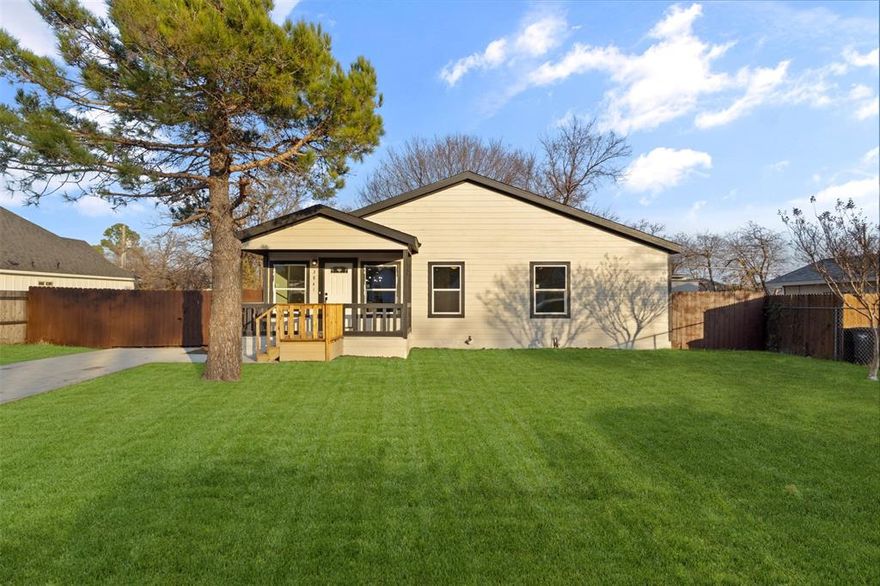 Beautifully Renovated Home in a Prime Southeast Fort Worth Location!
Merry Christmas and Welcome to 3841 Burnice Drive! A stunning TOTALLY RENOVATED home offering 4 bedrooms, 2 bathrooms, a 1-car garage, and 1,600 sqft of modern living space. Designed with today’s lifestyle in mind, this home blends comfort, style, and functionality in every room.
Step into a bright open floor concept that seamlessly connects the living, dining, and kitchen areas — perfect for hosting, entertaining, or enjoying family time. The fully updated kitchen features modern cabinetry, sleek countertops, new fixtures, and plenty of workspace for cooking and gathering. Each bedroom is generously sized with great natural light, and both bathrooms have been beautifully remodeled with contemporary tile, stylish vanities, and high-end finishes. A convenient 1-car garage provides secure parking and additional storage options. Prime Location: Located in the growing Southeast Fort Worth corridor, this home offers quick access to I-20, Loop 820, US-287, and Downtown Fort Worth, making commuting simple. Nearby you’ll find local parks, schools, shopping, and dining, along with easy routes to major employers and entertainment districts. This move-in-ready home offers exceptional value with modern upgrades, spacious design, and a central location. Don’t miss your chance — schedule your private showing today!