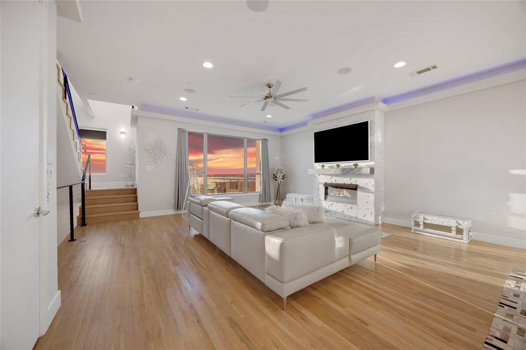 Westport Lakeview Villas - Residential