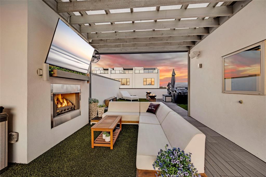 Westport Lakeview Villas - Residential