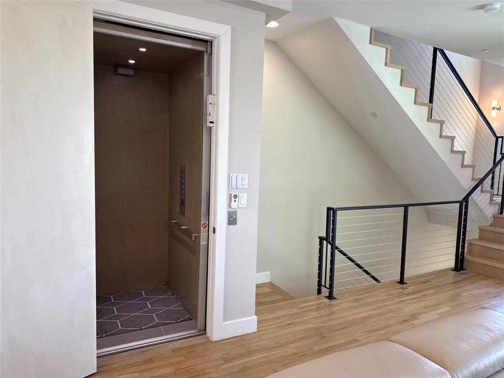 4961 Blaynes View