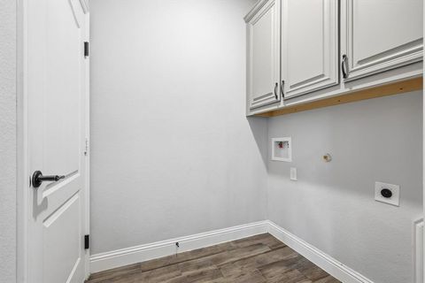 Tiny photo for 4425 Massey Meadows Way, Midlothian, TX 76065 (MLS # 21201086)