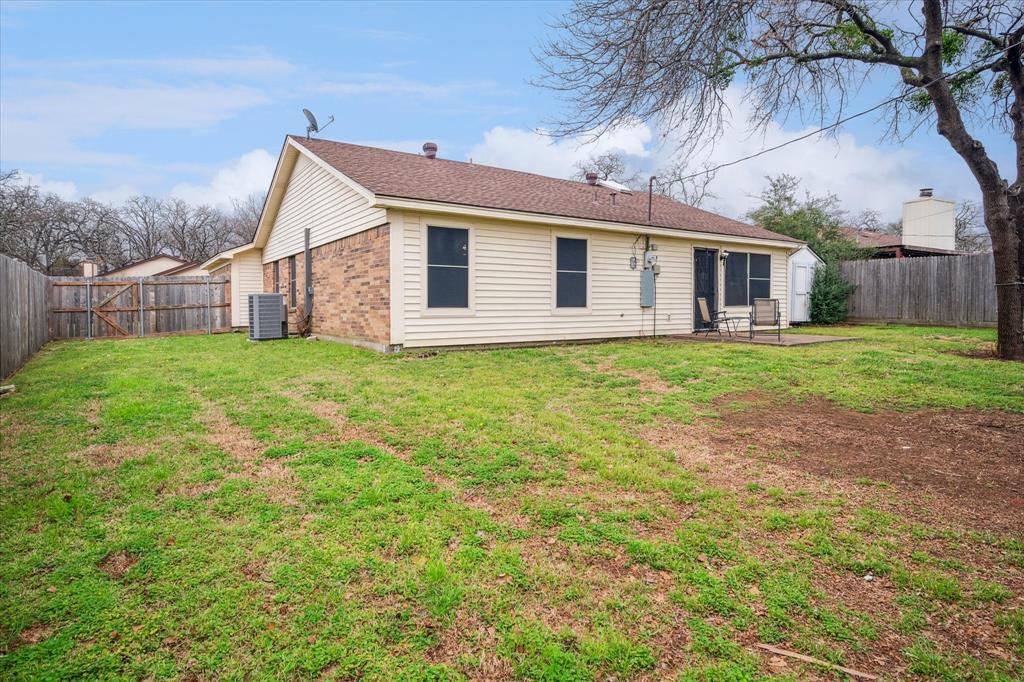 Arlington, Texas 76017, United States, 3 Bedrooms Bedrooms, ,2 BathroomsBathrooms,Residential,Pending,81911