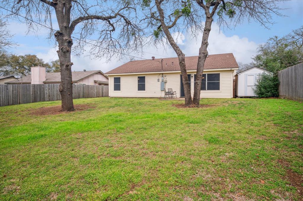 Arlington, Texas 76017, United States, 3 Bedrooms Bedrooms, ,2 BathroomsBathrooms,Residential,Pending,81911