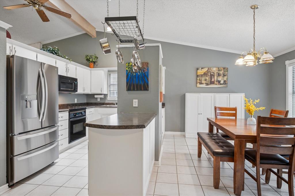 Arlington, Texas 76017, United States, 3 Bedrooms Bedrooms, ,2 BathroomsBathrooms,Residential,Pending,81911