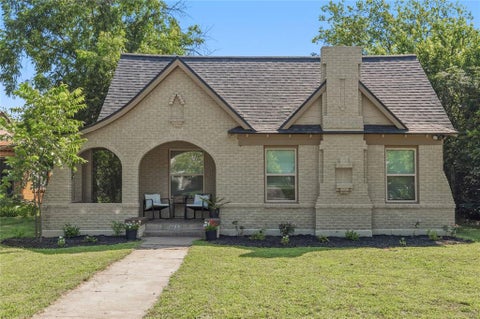 Photo of 2410 Vincent Street, Brownwood, TX 76801 (MLS # 21310911)