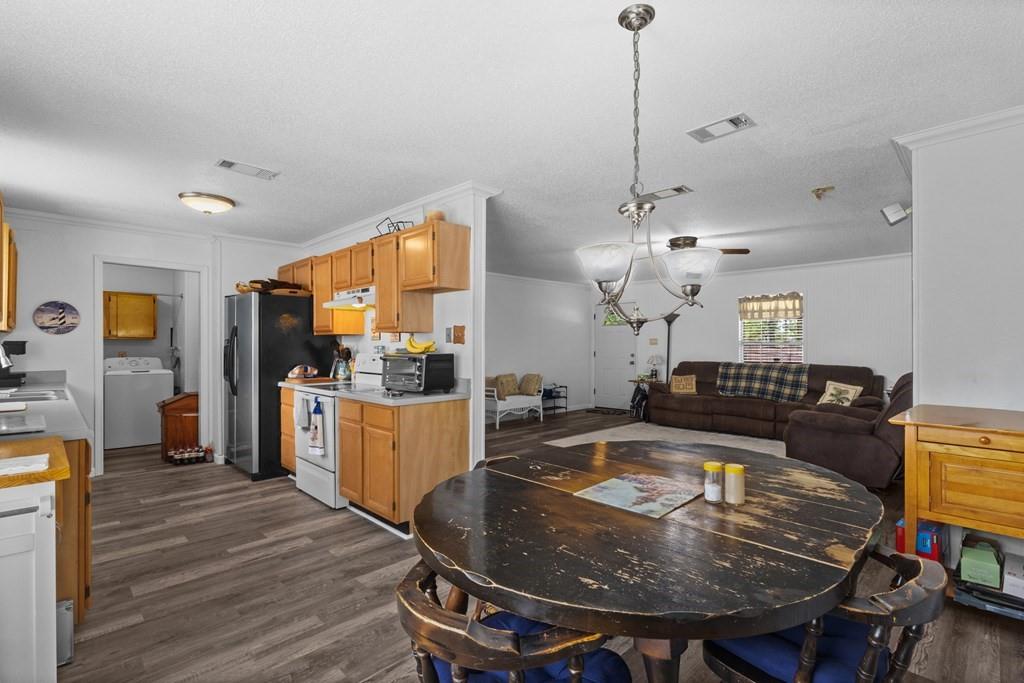 Cedarcrest Shores Estate - Residential