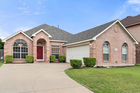 Photo of 1405 Brighton Drive, Mansfield, TX 76063 (MLS # 21254348)