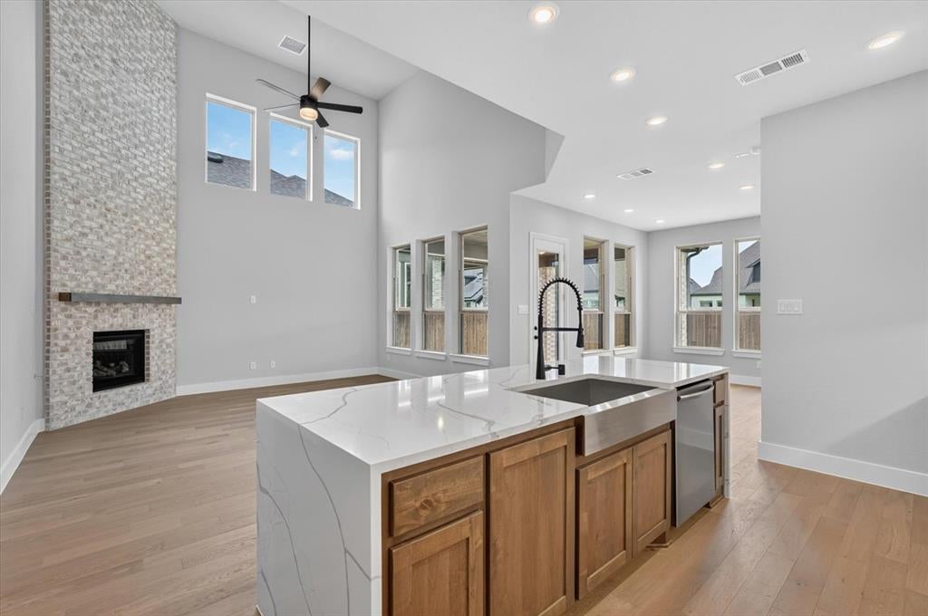 2624 Buckingham Lane