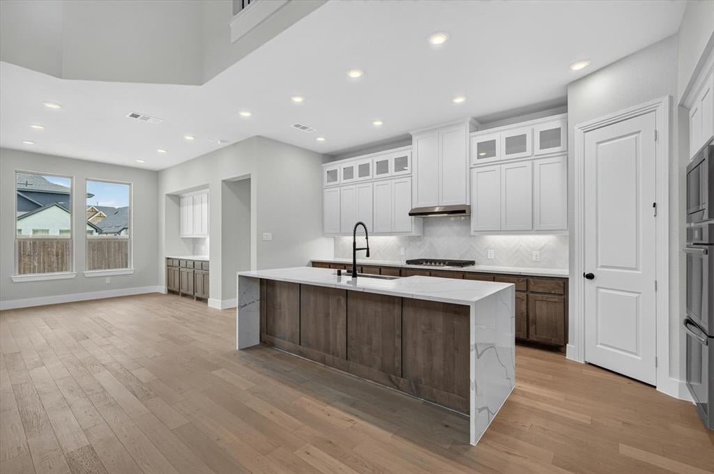 2624 Buckingham Lane
