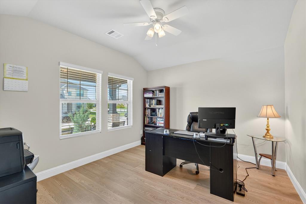 903 Edgehurst Drive