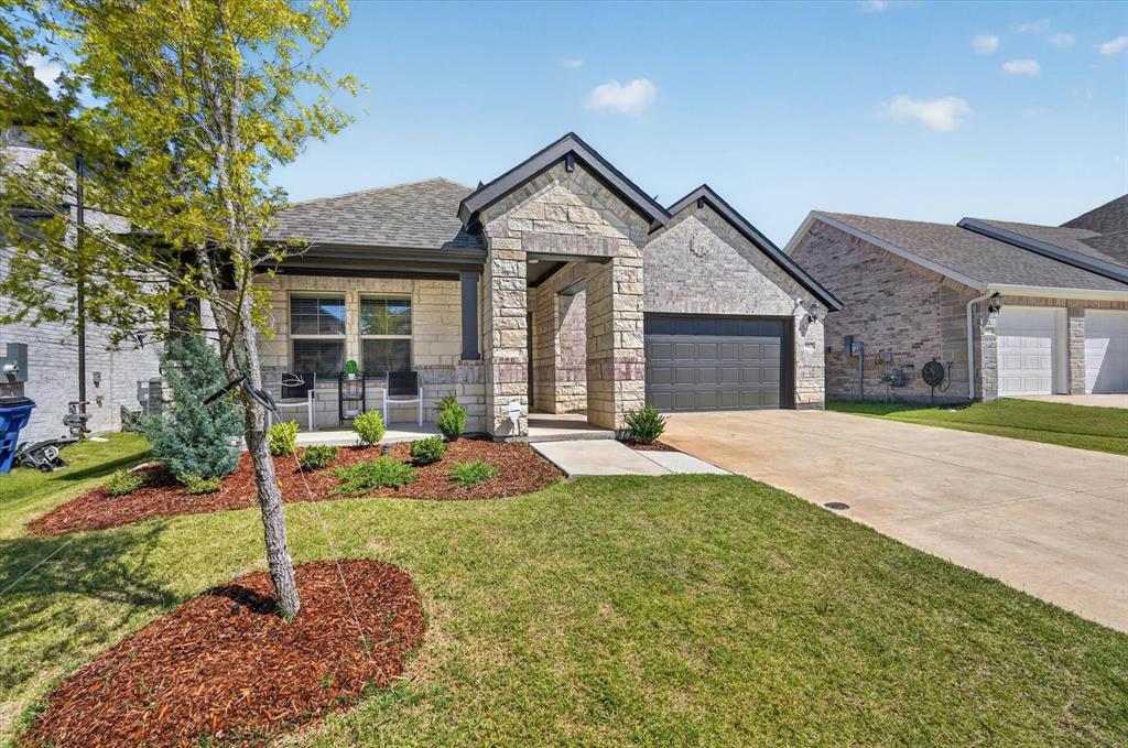 903 Edgehurst Drive
