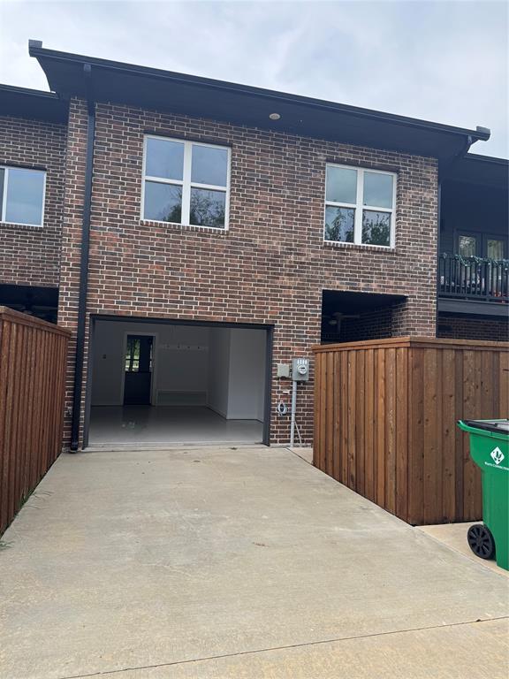 CREEKWOOD TOWNHOMES - Residential