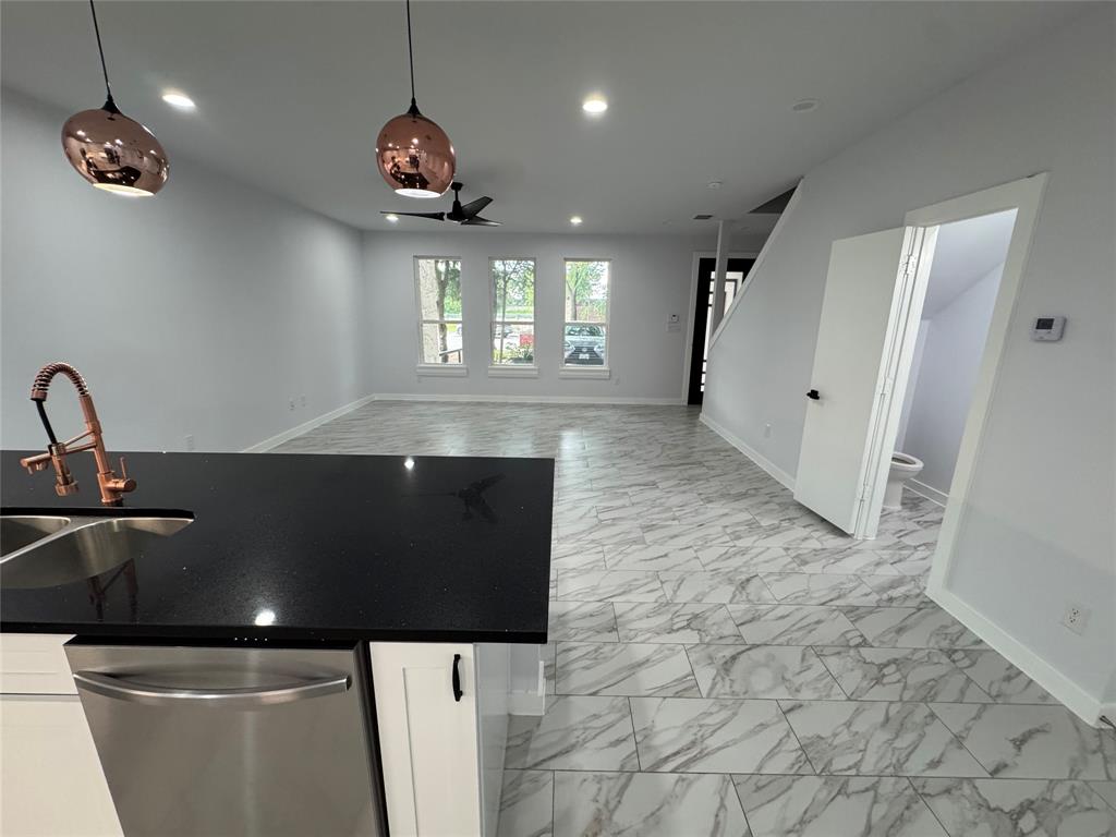 CREEKWOOD TOWNHOMES - Residential