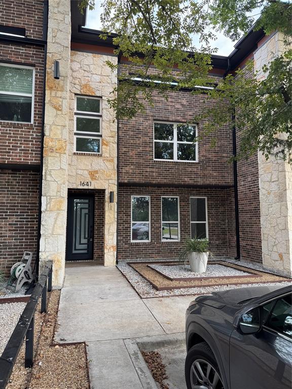 CREEKWOOD TOWNHOMES - Residential