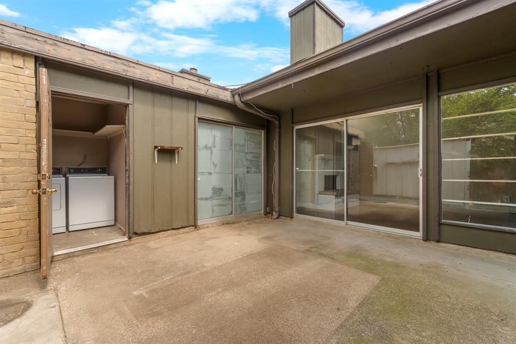 Country Condos Creek - Residential