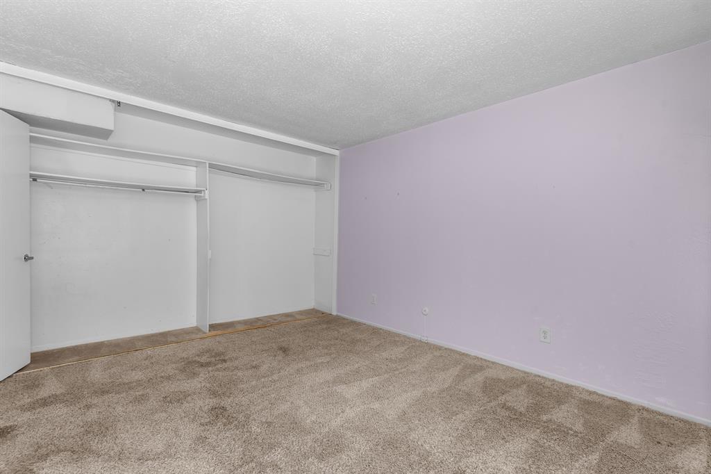 Country Condos Creek - Residential