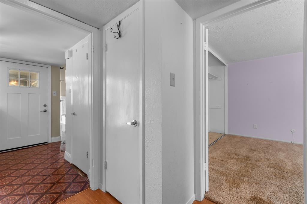 Country Condos Creek - Residential