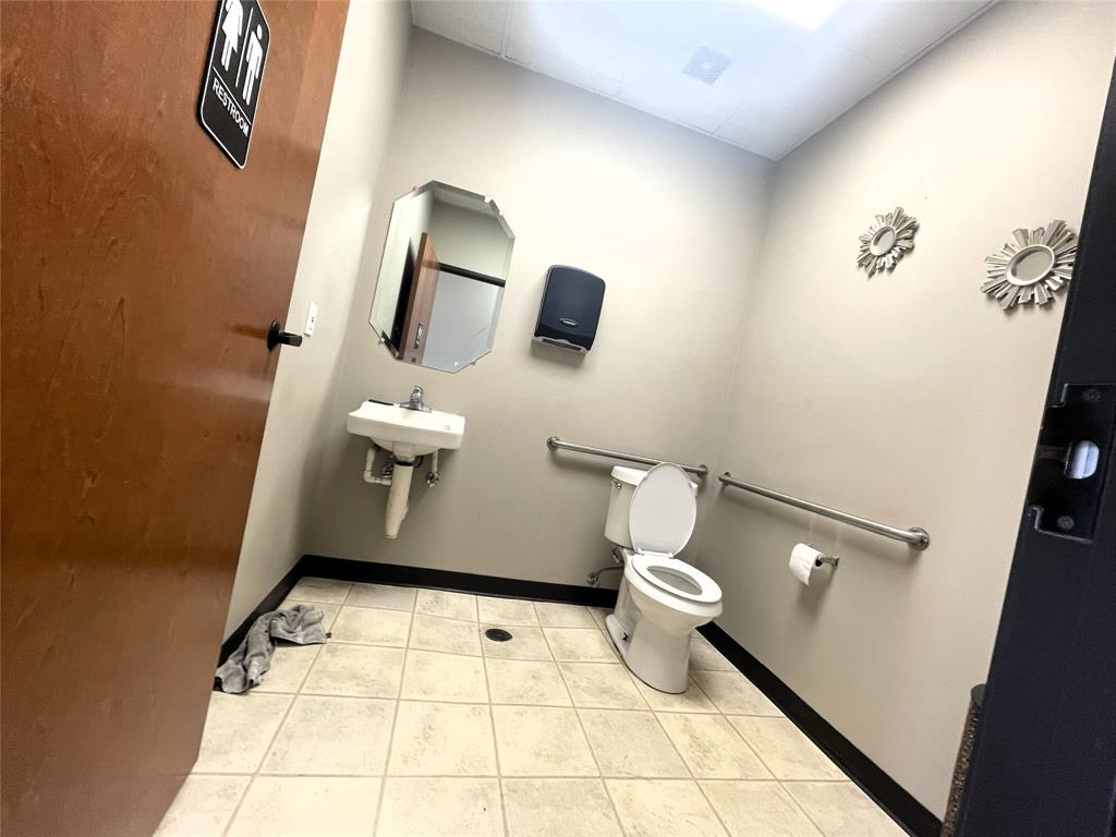 Lake Arl Ind Park Add - Commercial Lease