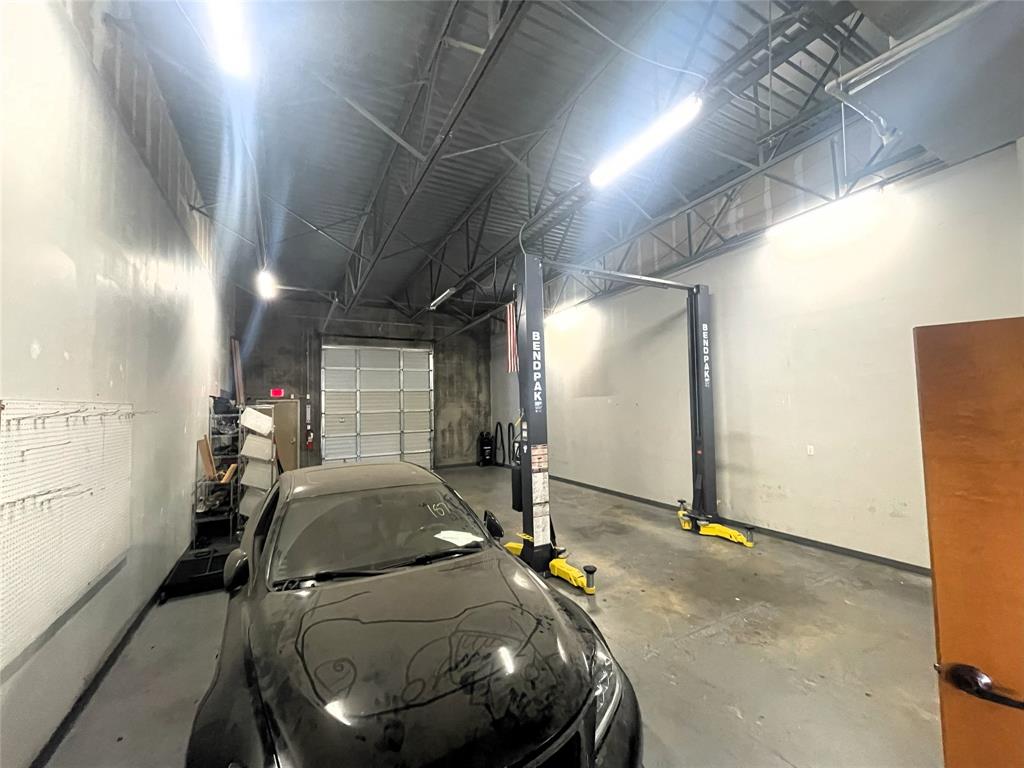 Lake Arl Ind Park Add - Commercial Lease