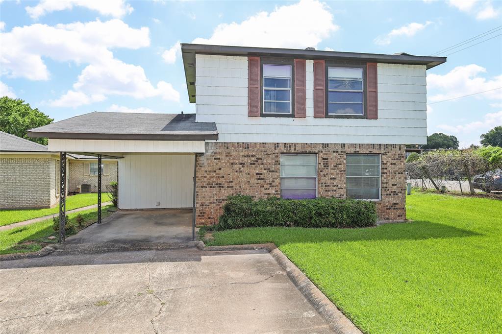 102 Carriage Square Drive